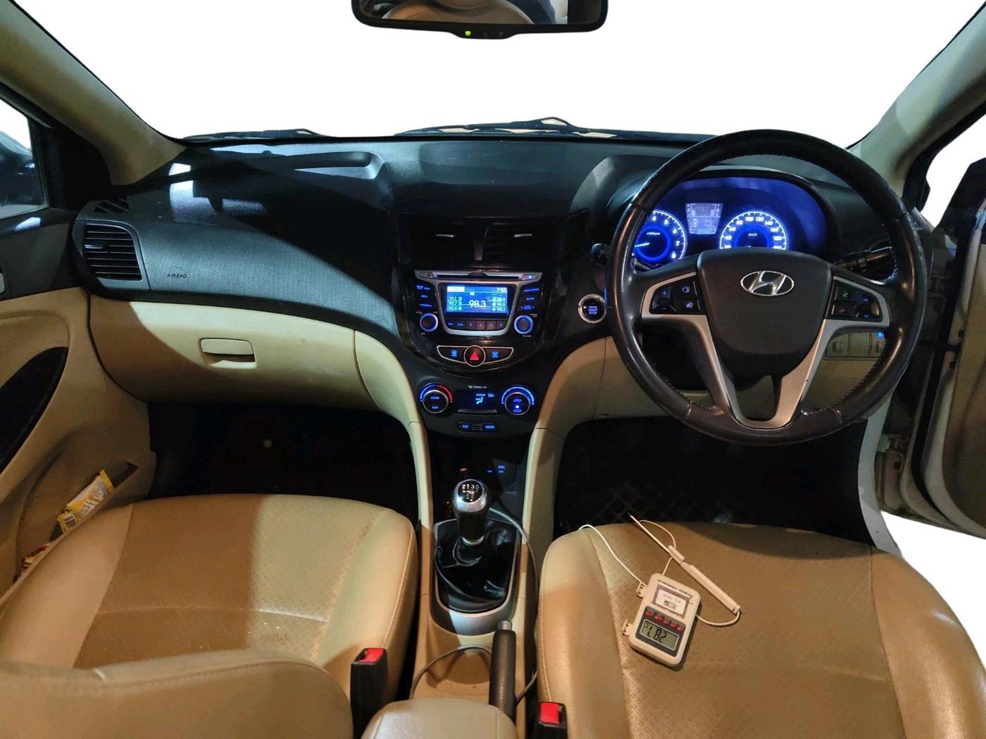 2015 Hyundai Verna FLUIDIC 4S 1.6 VTVT SX, Petrol, Manual, 87,049 km, interior