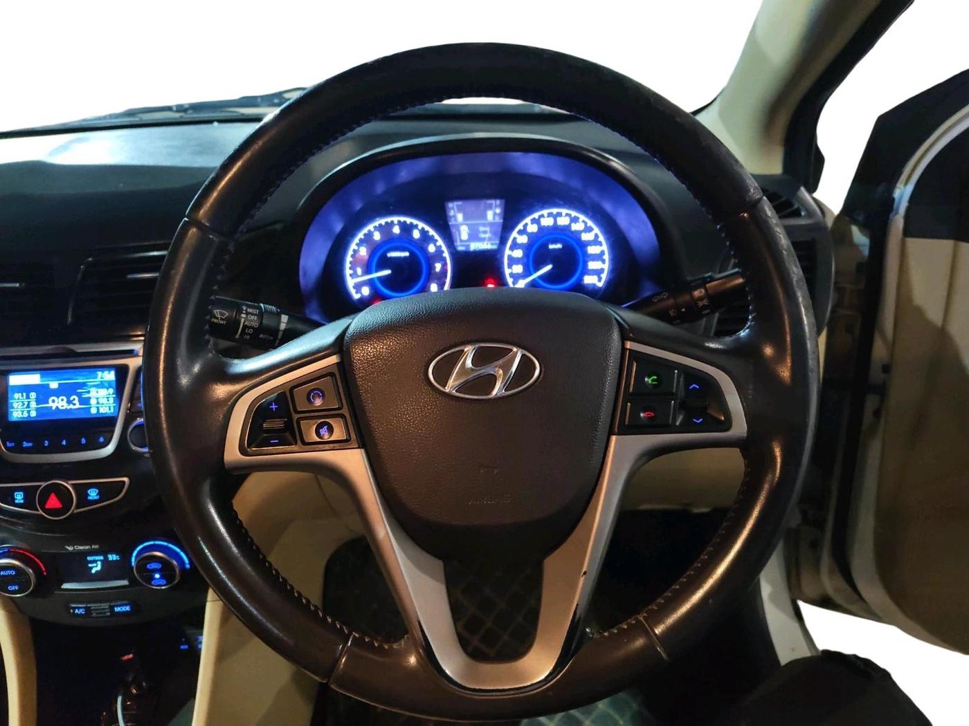 2015 Hyundai Verna FLUIDIC 4S 1.6 VTVT SX, Petrol, Manual, 87,049 km, interior