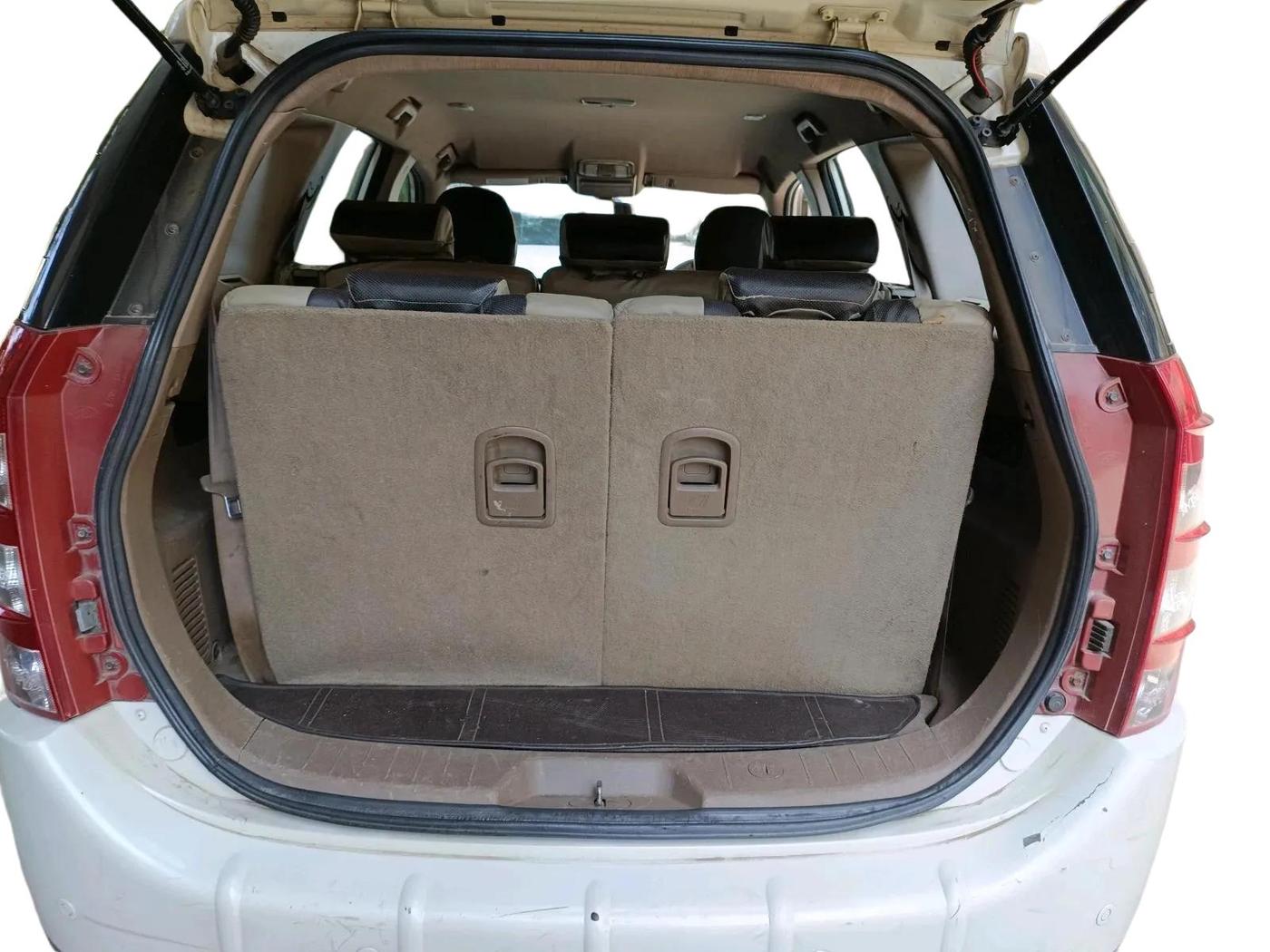 2014 Mahindra XUV500 W6, Diesel, Manual, 1,73,585 km, exterior