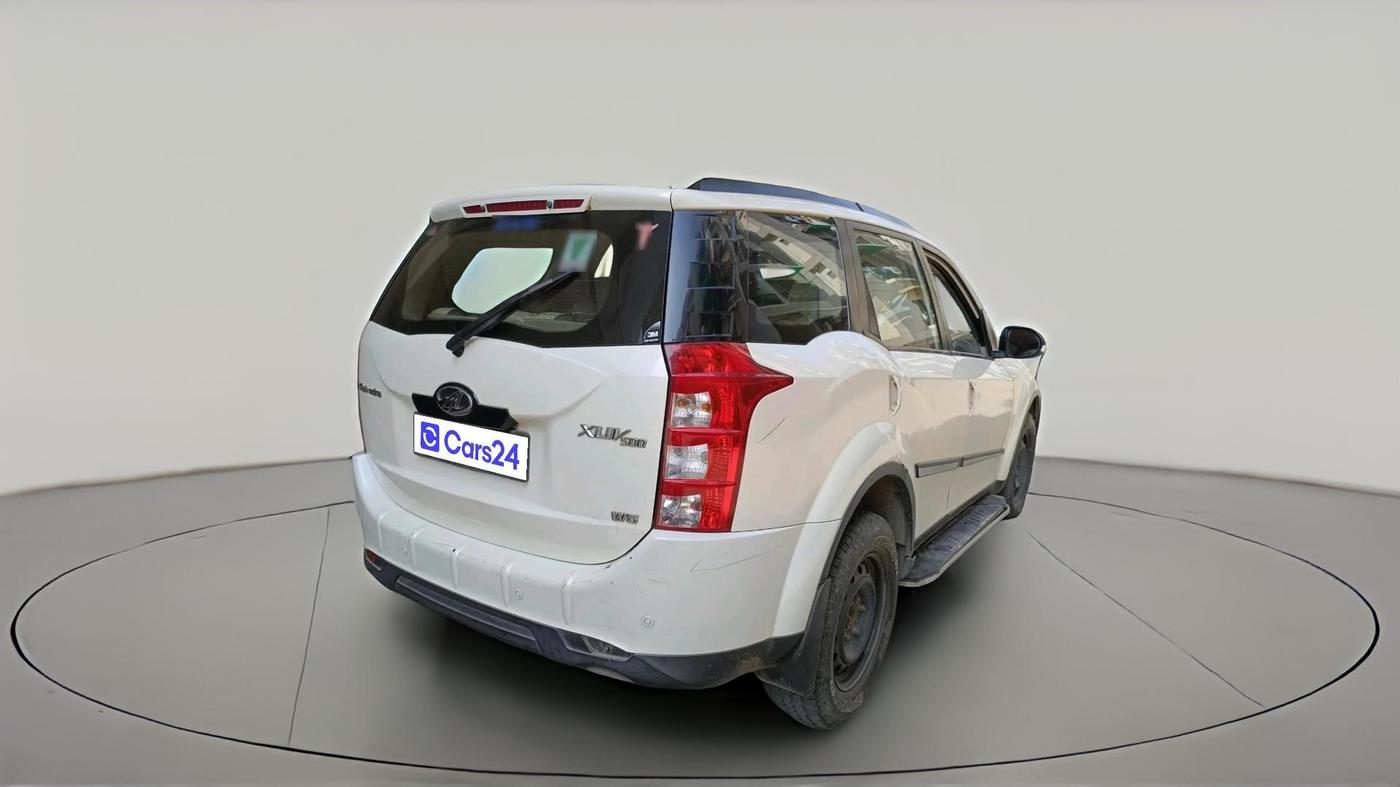 2014 Mahindra XUV500 W6, Diesel, Manual, 1,73,585 km, exterior