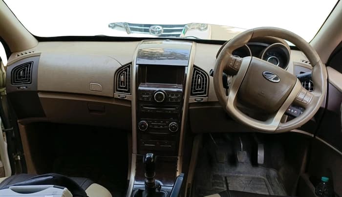 2014 Mahindra XUV500 W6, Diesel, Manual, 1,73,585 km, interior