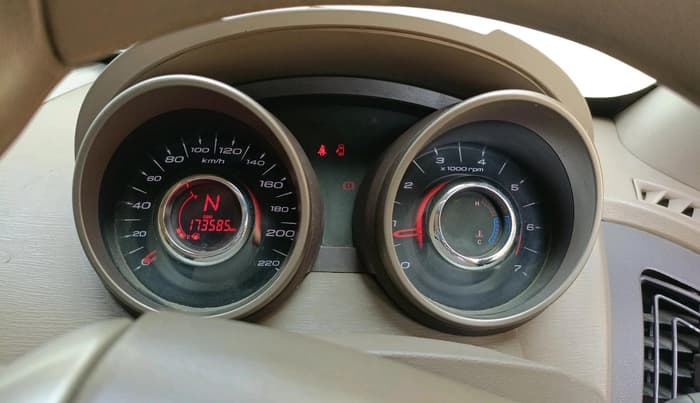 2014 Mahindra XUV500 W6, Diesel, Manual, 1,73,585 km, interior