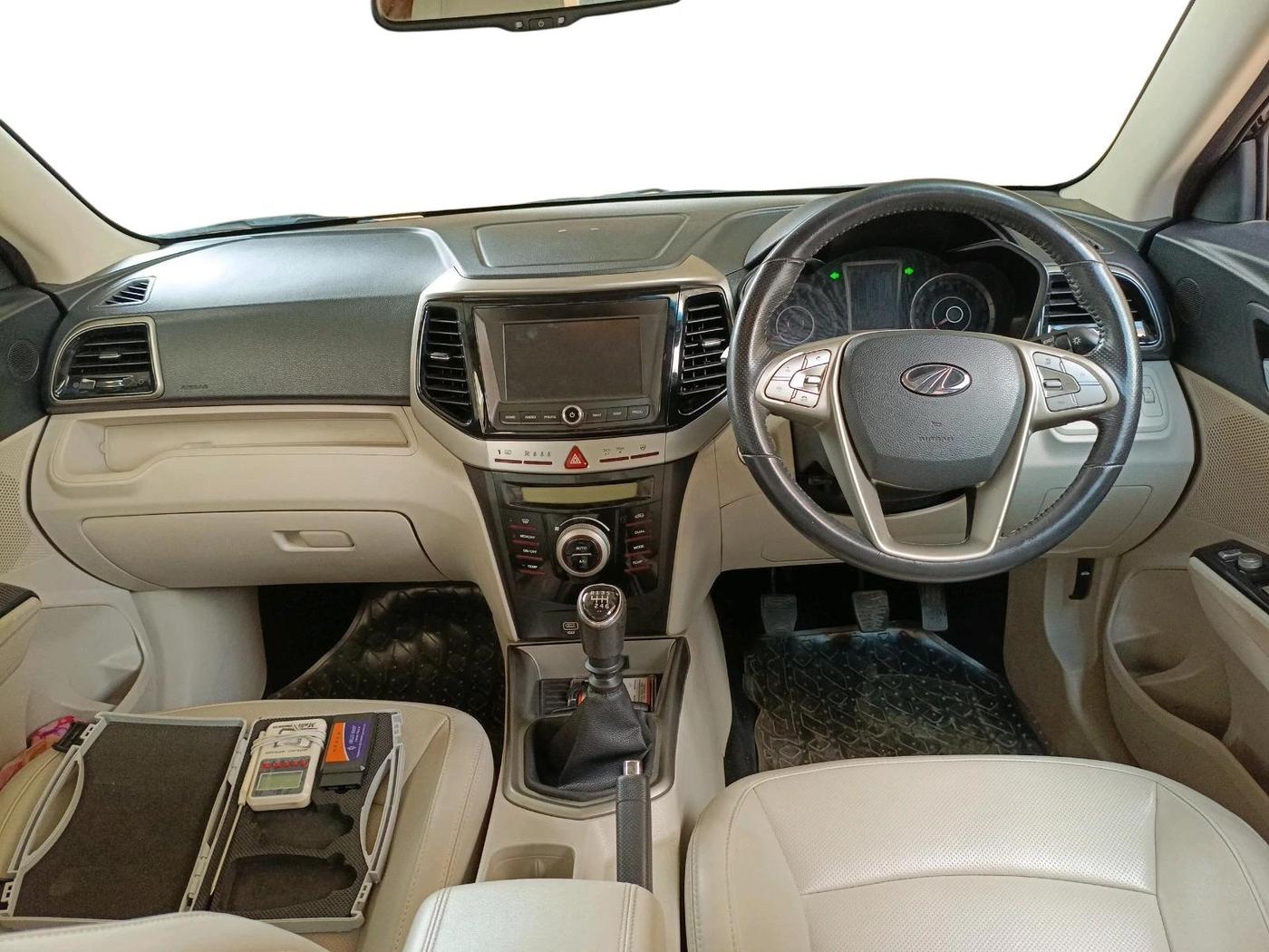 2021 Mahindra XUV300 W8 (O) 1.2 PETROL, Petrol, Manual, 47,876 km, interior