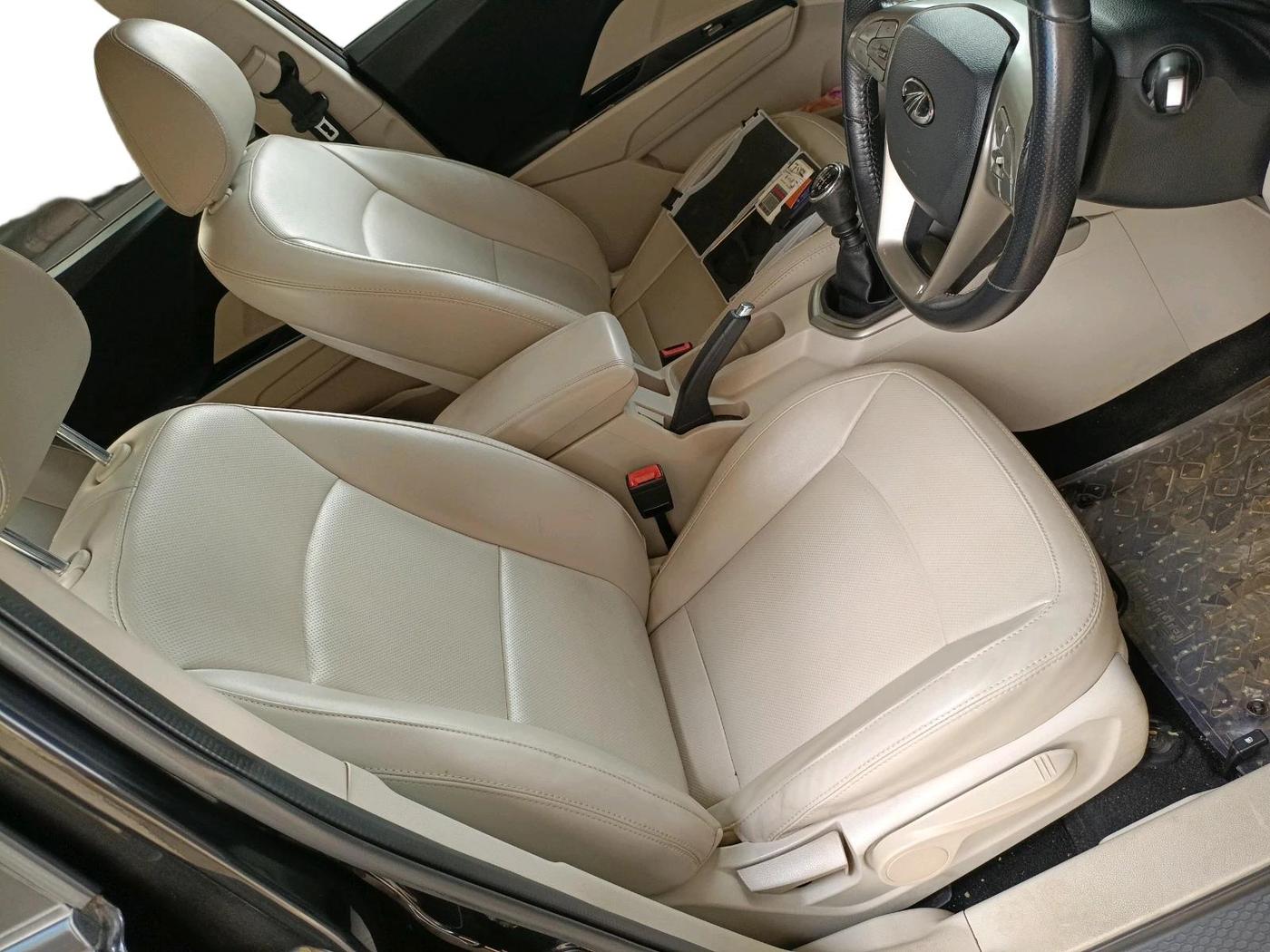 2021 Mahindra XUV300 W8 (O) 1.2 PETROL, Petrol, Manual, 47,876 km, interior