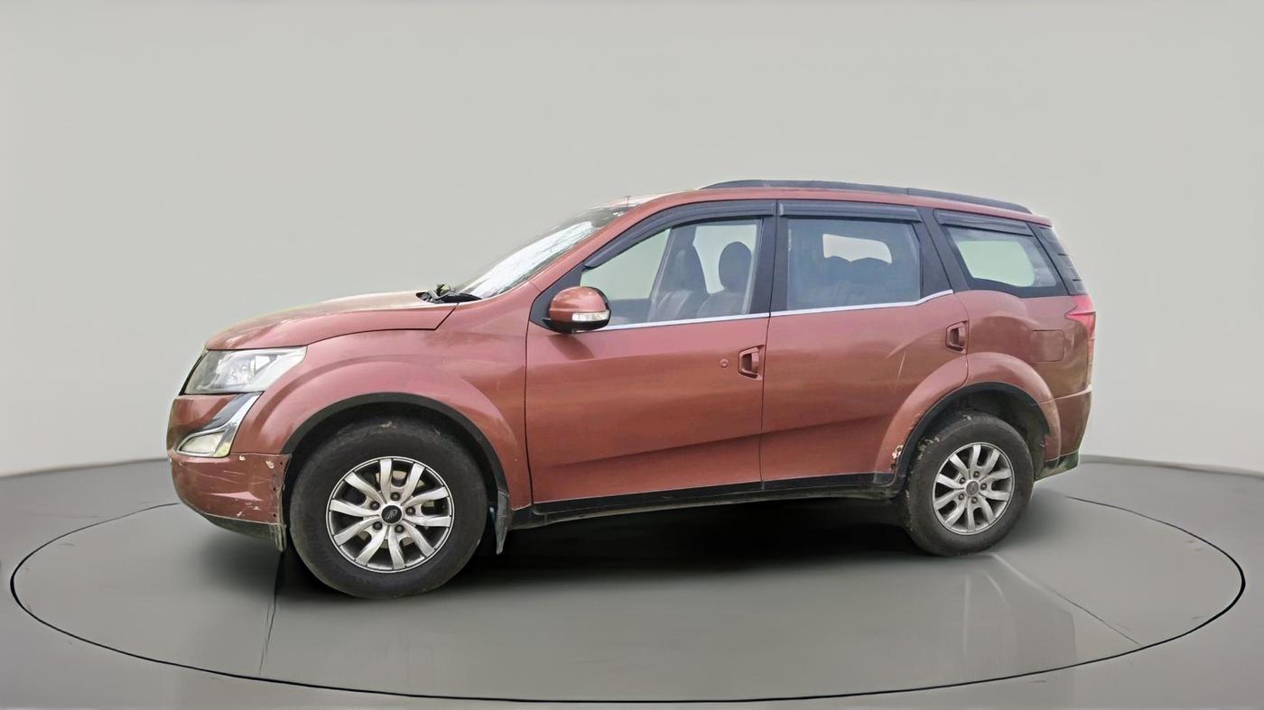 2016 Mahindra XUV500 W10 AT, Diesel, Automatic, 1,50,521 km, exterior