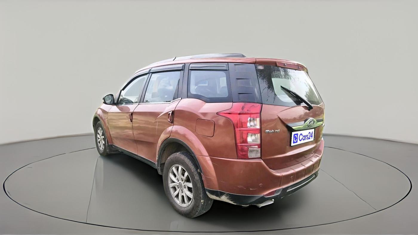 2016 Mahindra XUV500 W10 AT, Diesel, Automatic, 1,50,521 km, exterior