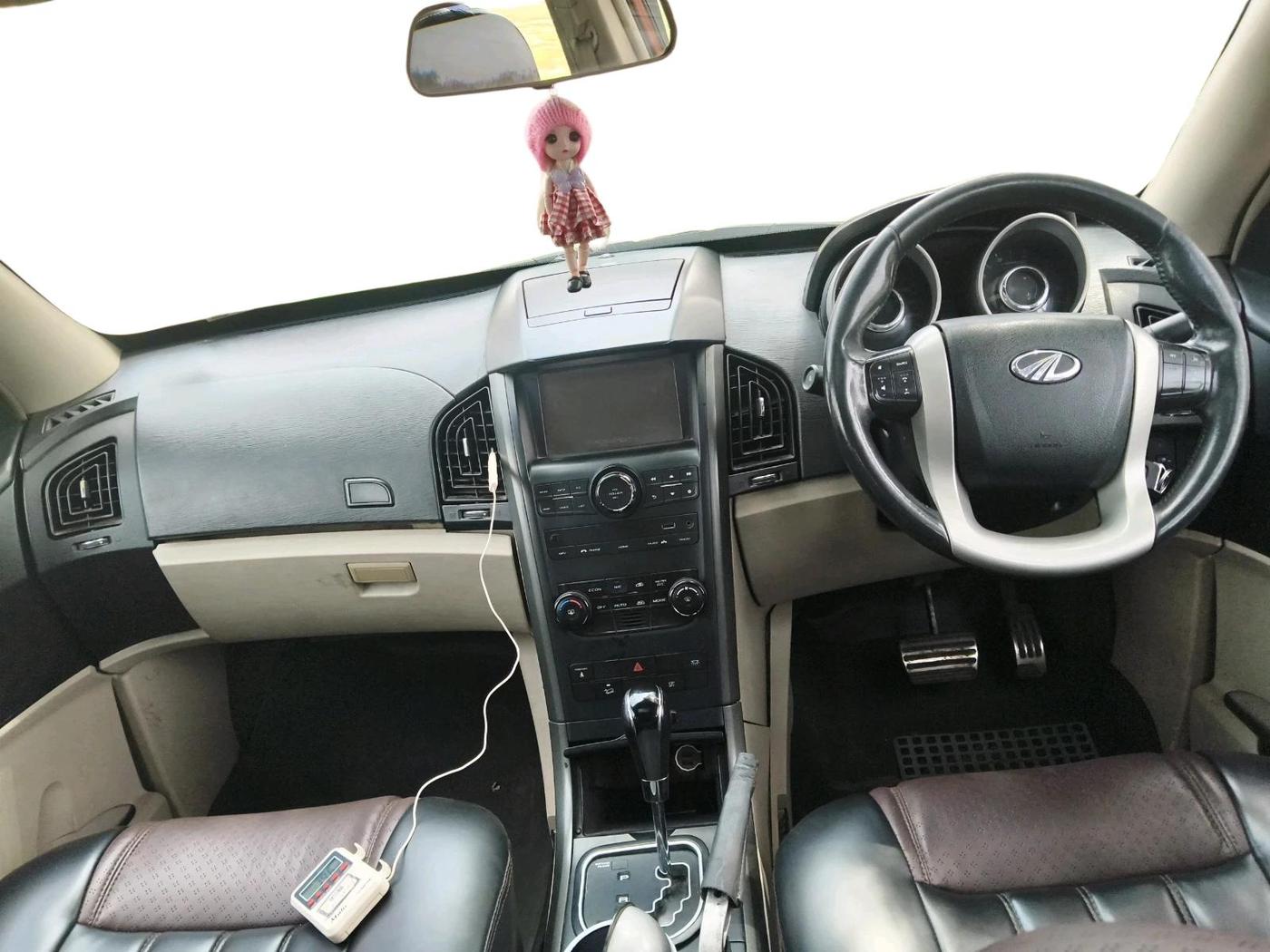 2016 Mahindra XUV500 W10 AT, Diesel, Automatic, 1,50,521 km, interior