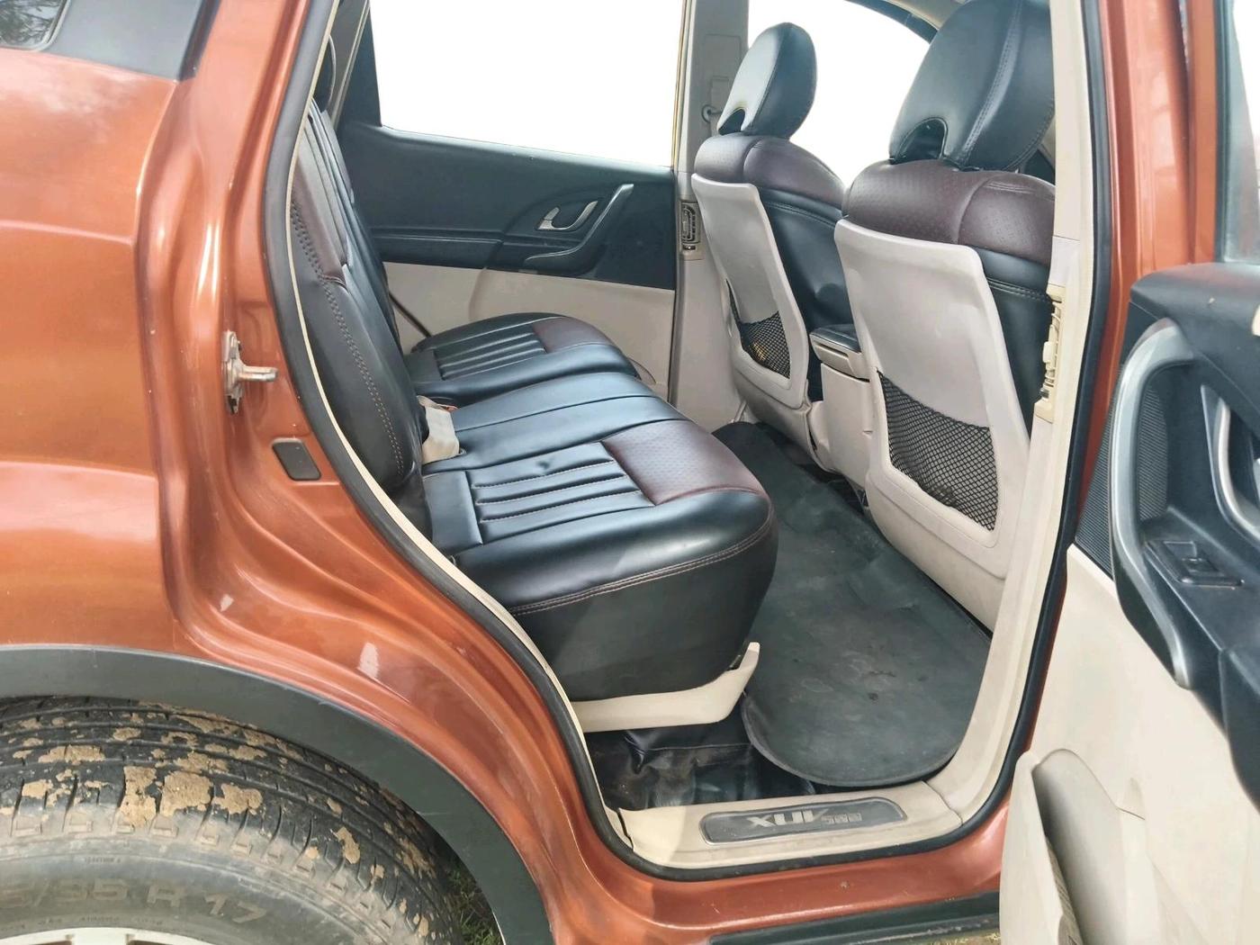 2016 Mahindra XUV500 W10 AT, Diesel, Automatic, 1,50,521 km, interior