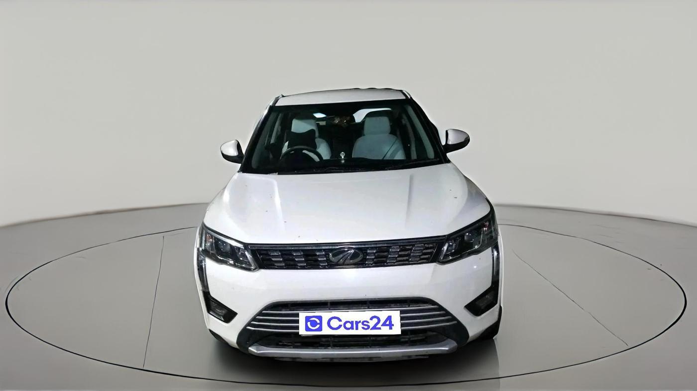 2020 Mahindra XUV300 W8 1.2 PETROL, Petrol, Manual, 45,740 km, exterior