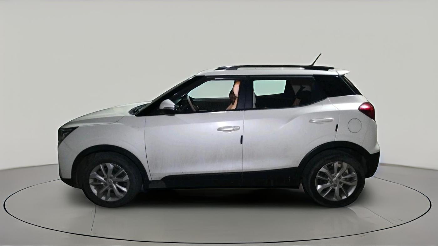 2020 Mahindra XUV300 W8 1.2 PETROL, Petrol, Manual, 45,740 km, exterior