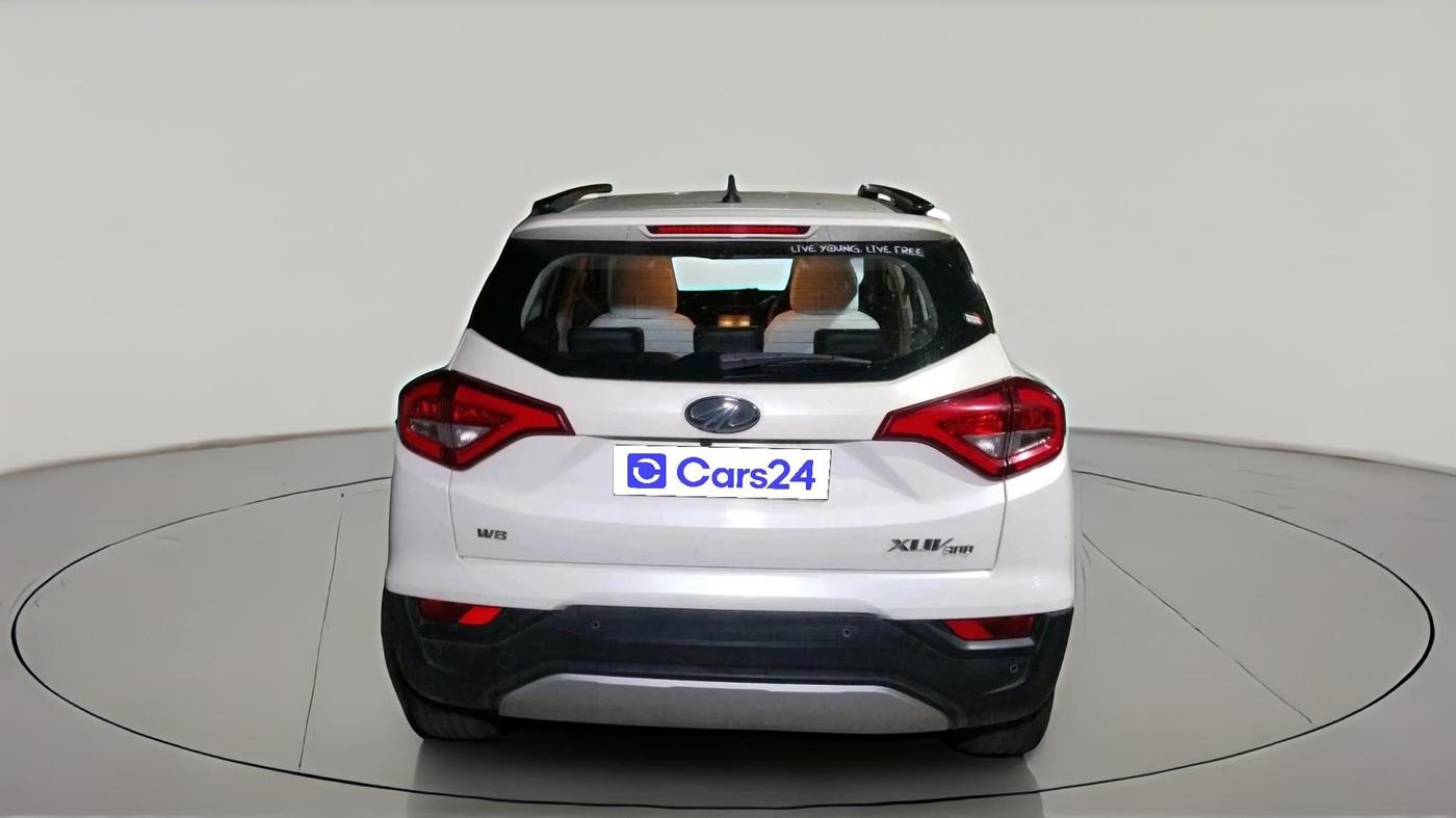 2020 Mahindra XUV300 W8 1.2 PETROL, Petrol, Manual, 45,740 km, exterior