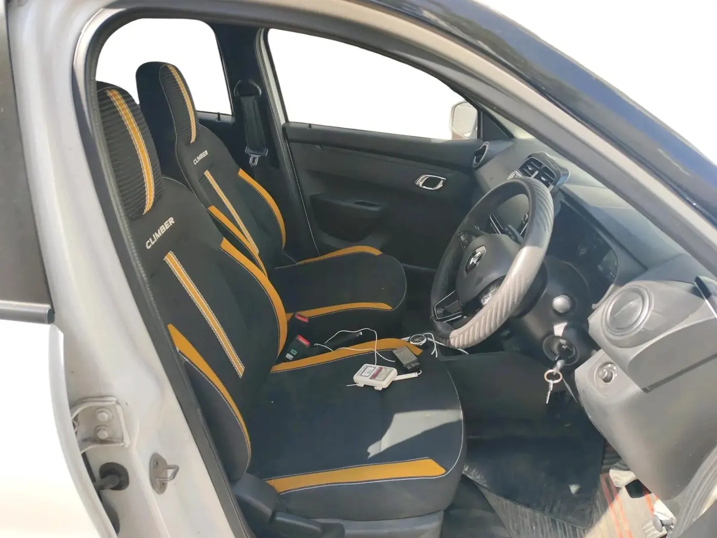 2023 Renault Kwid CLIMBER AMT 1.0, Petrol, Automatic, 23,757 km, interior