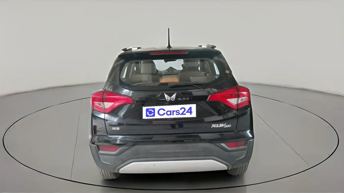 2022 Mahindra XUV300 W8 (O) 1.2 PETROL, Petrol, Manual, 39,651 km, exterior