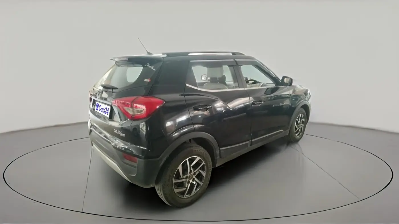 2022 Mahindra XUV300 W8 (O) 1.2 PETROL, Petrol, Manual, 39,651 km, exterior