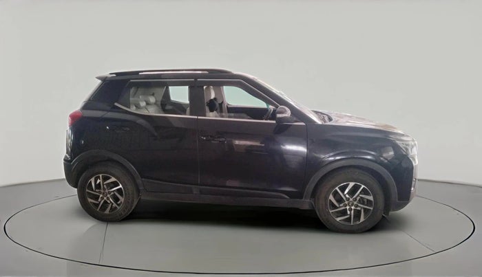 2022 Mahindra XUV300 W8 (O) 1.2 PETROL, Petrol, Manual, 39,651 km, exterior