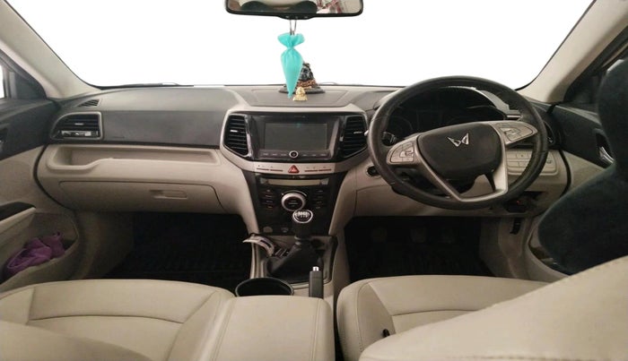 2022 Mahindra XUV300 W8 (O) 1.2 PETROL, Petrol, Manual, 39,651 km, interior