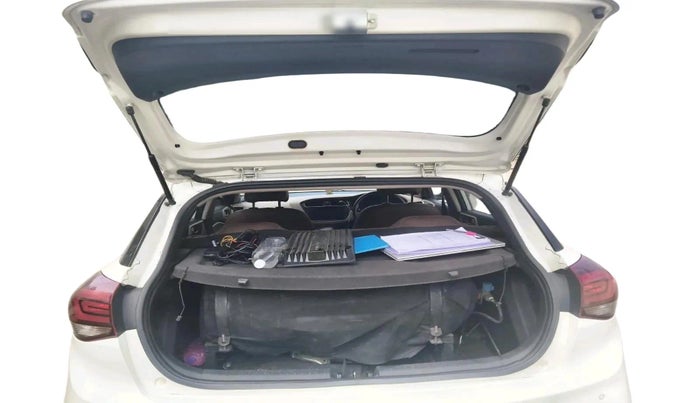 2018 Hyundai Elite i20 ASTA 1.2  CVT, CNG, Automatic, 66,725 km, exterior