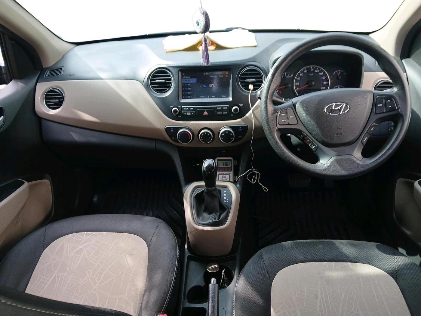 2017 Hyundai Grand i10 SPORTZ (O) AT 1.2 KAPPA VTVT, Petrol, Automatic, 45,901 km, interior
