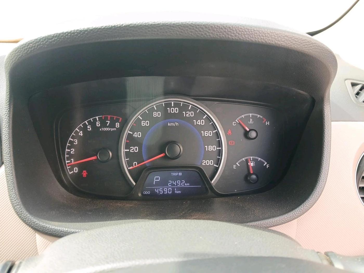 2017 Hyundai Grand i10 SPORTZ (O) AT 1.2 KAPPA VTVT, Petrol, Automatic, 45,901 km, interior