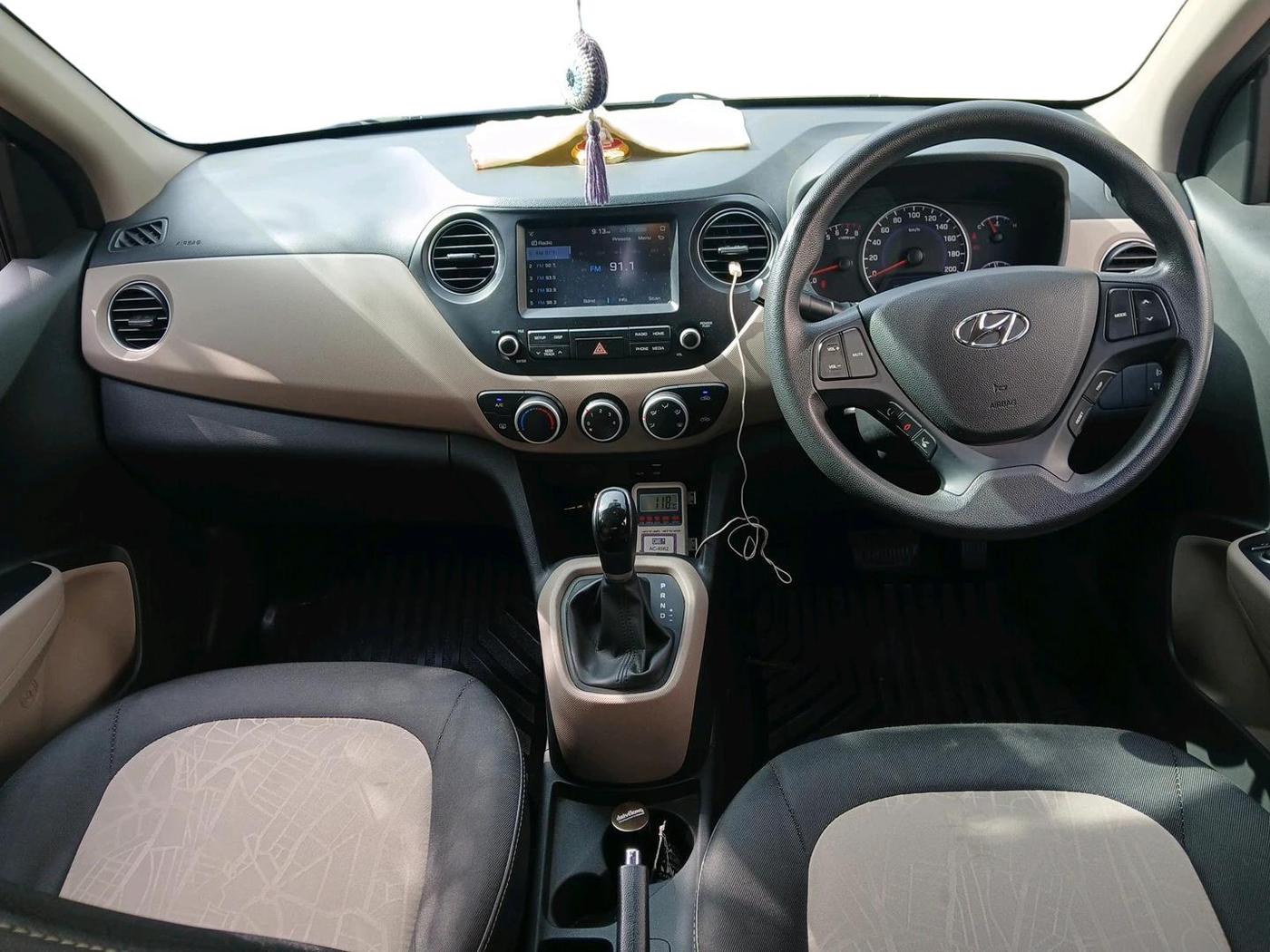 2017 Hyundai Grand i10 SPORTZ (O) AT 1.2 KAPPA VTVT, Petrol, Automatic, 45,901 km, interior