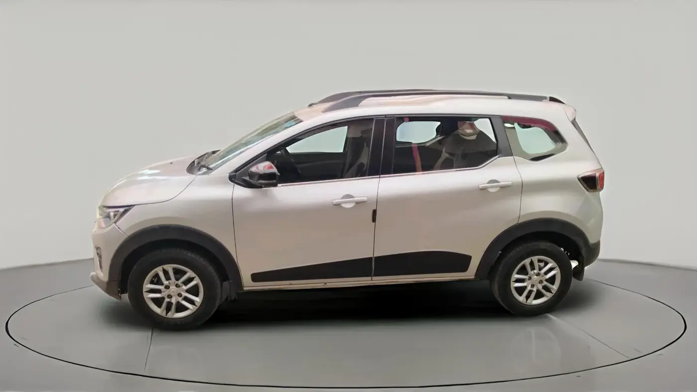 2022 Renault TRIBER RXT, Petrol, Manual, 51,503 km, exterior