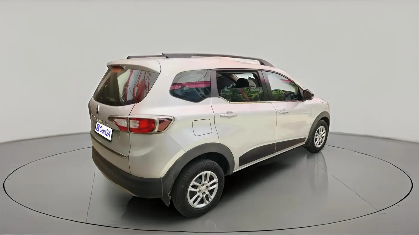 2022 Renault TRIBER RXT, Petrol, Manual, 51,503 km, exterior