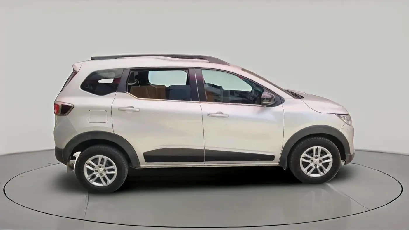 2022 Renault TRIBER RXT, Petrol, Manual, 51,503 km, exterior