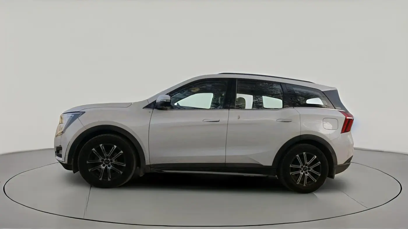 2023 Mahindra XUV700 AX 7 LUXURY D MT 7 STR, Diesel, Manual, 1,02,949 km, exterior