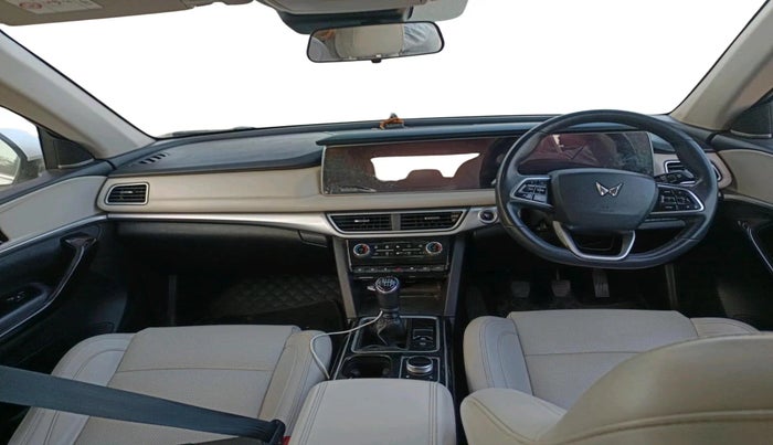 2023 Mahindra XUV700 AX 7 LUXURY D MT 7 STR, Diesel, Manual, 1,02,949 km, interior