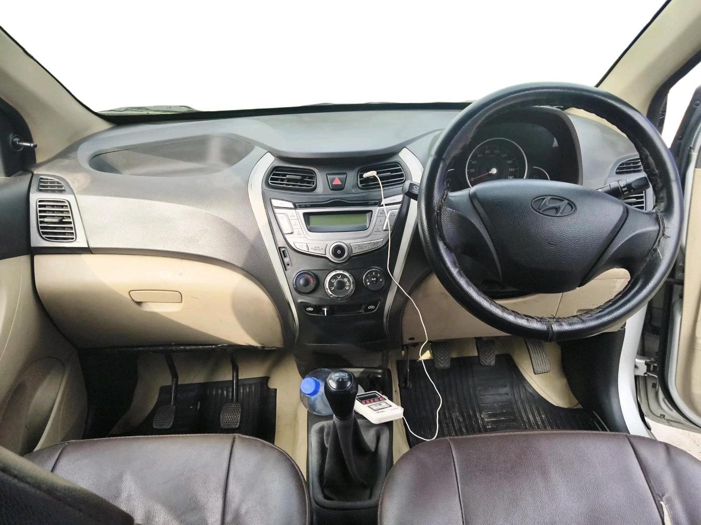 2015 Hyundai Eon MAGNA +, CNG, Manual, 93,072 km, interior