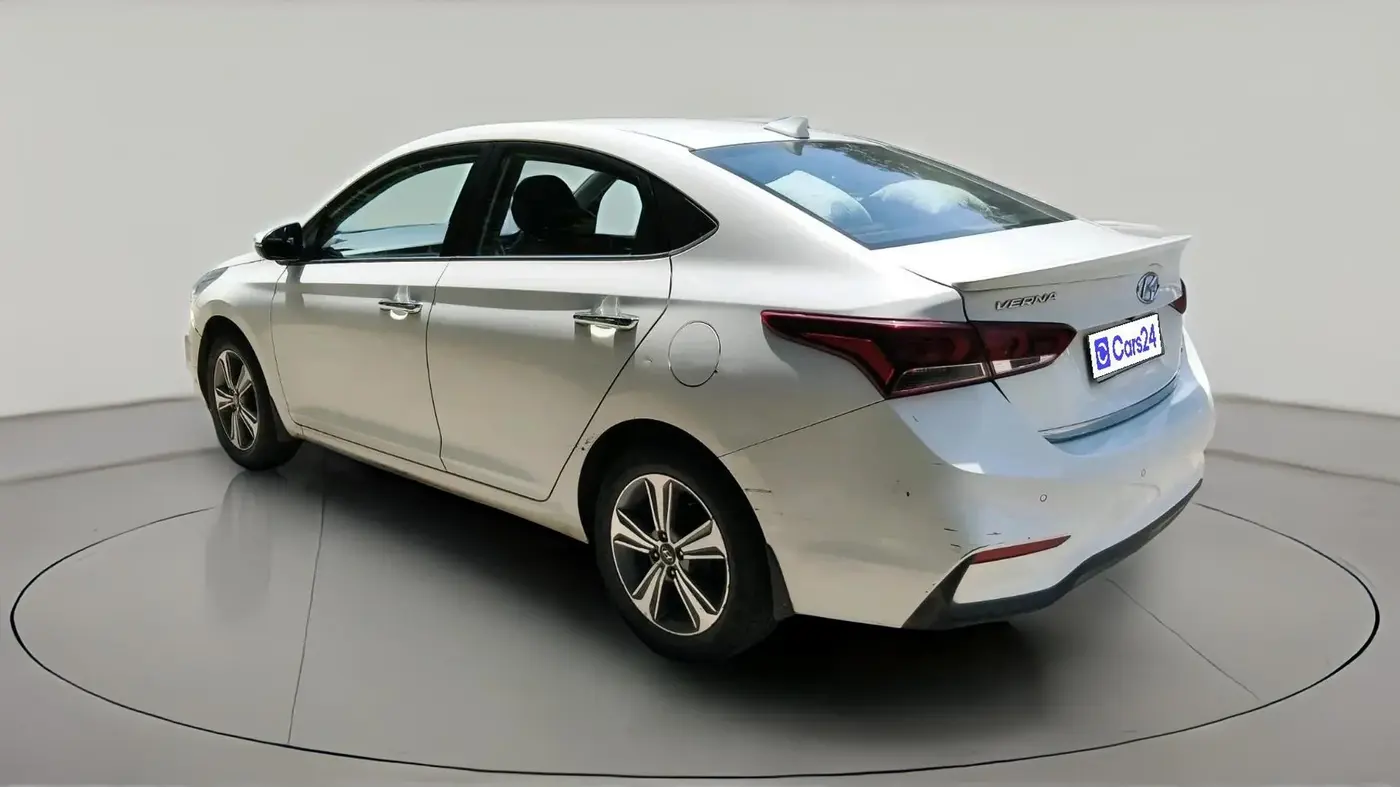 2018 Hyundai Verna 1.6 SX (O) CRDI MT, Diesel, Manual, 1,11,223 km, exterior