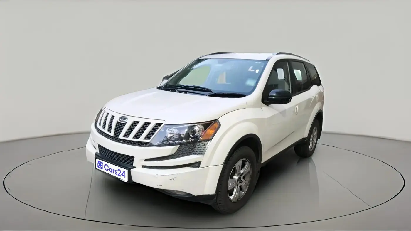 2015 Mahindra XUV500 W8, Diesel, Manual, 90,147 km, exterior