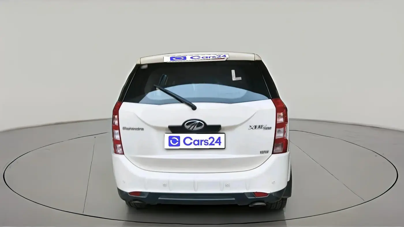 2015 Mahindra XUV500 W8, Diesel, Manual, 90,147 km, exterior