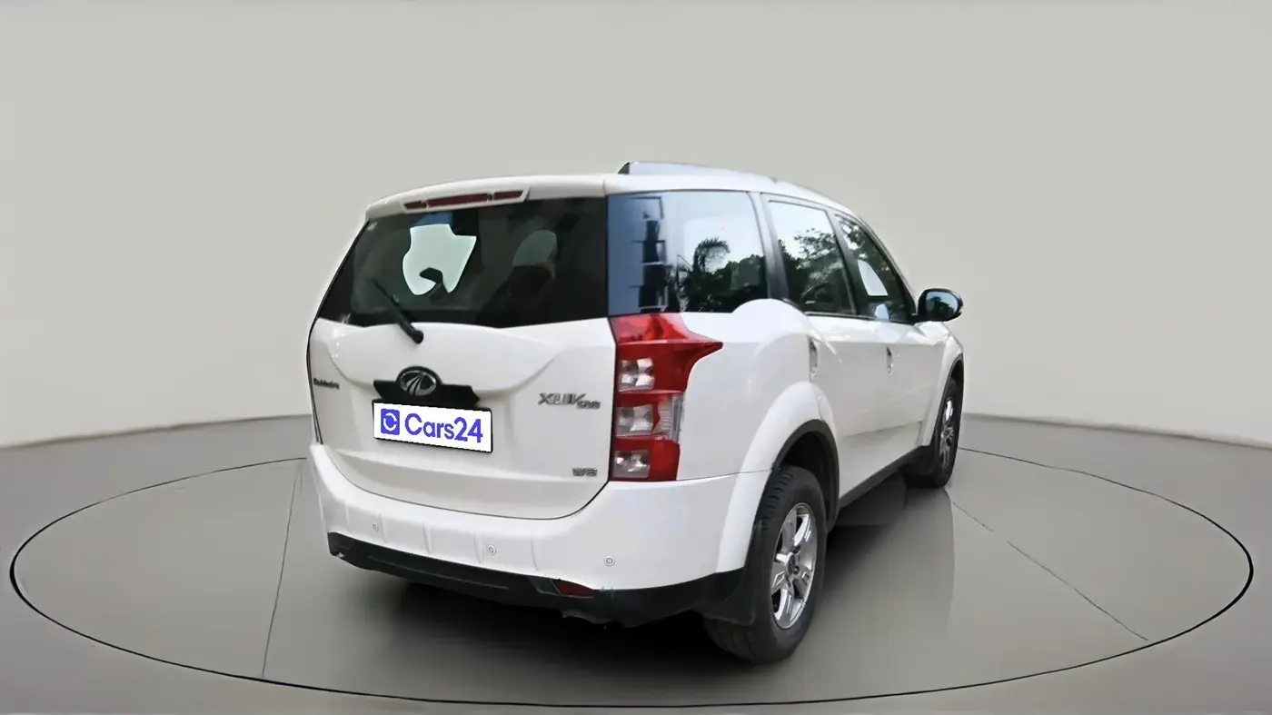 2015 Mahindra XUV500 W8, Diesel, Manual, 90,147 km, exterior