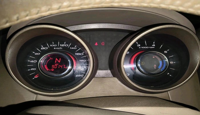 2015 Mahindra XUV500 W8, Diesel, Manual, 90,147 km, interior