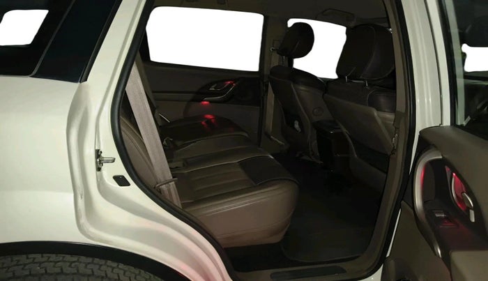 2015 Mahindra XUV500 W8, Diesel, Manual, 90,147 km, interior