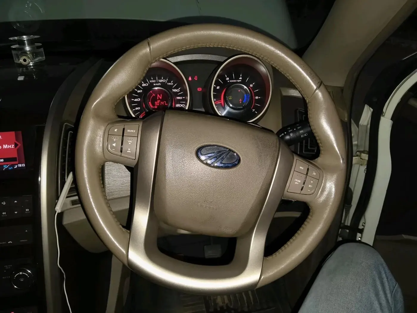 2015 Mahindra XUV500 W8, Diesel, Manual, 90,147 km, interior