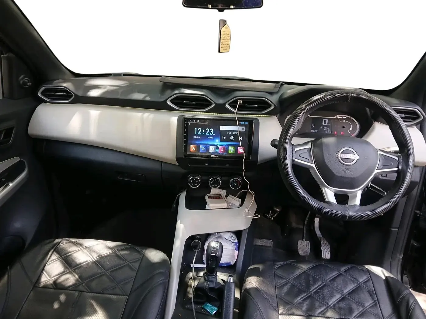 2024 Nissan MAGNITE  XE AMT EZ Shift, Petrol, Automatic, 27,797 km, interior