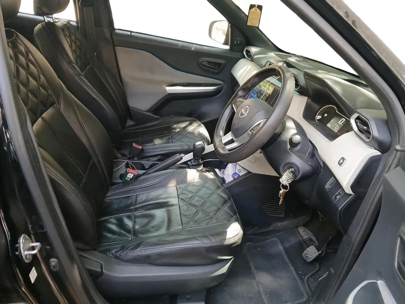 2024 Nissan MAGNITE  XE AMT EZ Shift, Petrol, Automatic, 27,797 km, interior