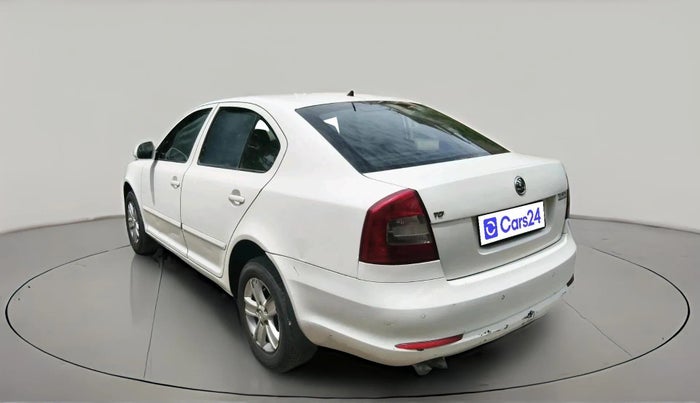 2010 Skoda Laura AMBIENTE 2.0 TDI CR MT, Diesel, Manual, 1,30,465 km, exterior