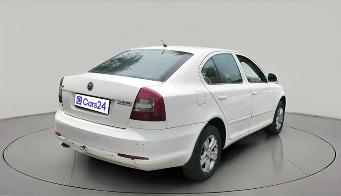 2010 Skoda Laura AMBIENTE 2.0 TDI CR MT, Diesel, Manual, 1,30,465 km, exterior
