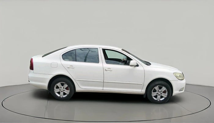 2010 Skoda Laura AMBIENTE 2.0 TDI CR MT, Diesel, Manual, 1,30,465 km, exterior