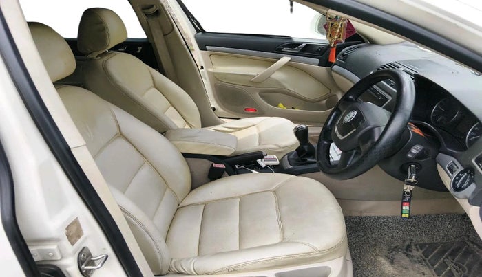 2010 Skoda Laura AMBIENTE 2.0 TDI CR MT, Diesel, Manual, 1,30,465 km, interior