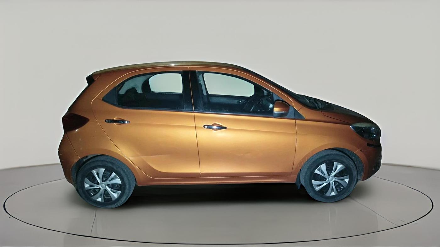 2016 Tata Tiago XZ PETROL, CNG, Manual, 1,20,022 km, exterior