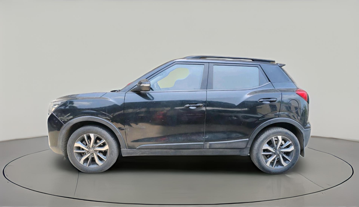 2021 Mahindra XUV300 W8 (O) 1.5 DIESEL, Diesel, Manual, 1,32,167 km, exterior