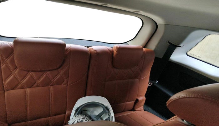 2020 Mahindra XUV500 W9, Diesel, Manual, 1,40,677 km, interior