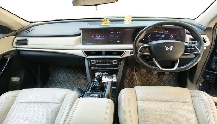 2021 Mahindra XUV700 AX 7 P MT 7 STR, Petrol, Manual, 78,046 km, interior