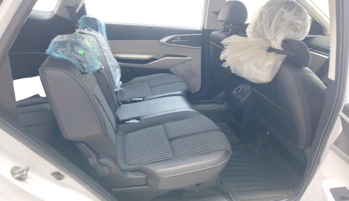 2024 KIA CARENS PRESTIGE 1.5 PETROL 7 STR, CNG, Manual, 10,183 km, interior