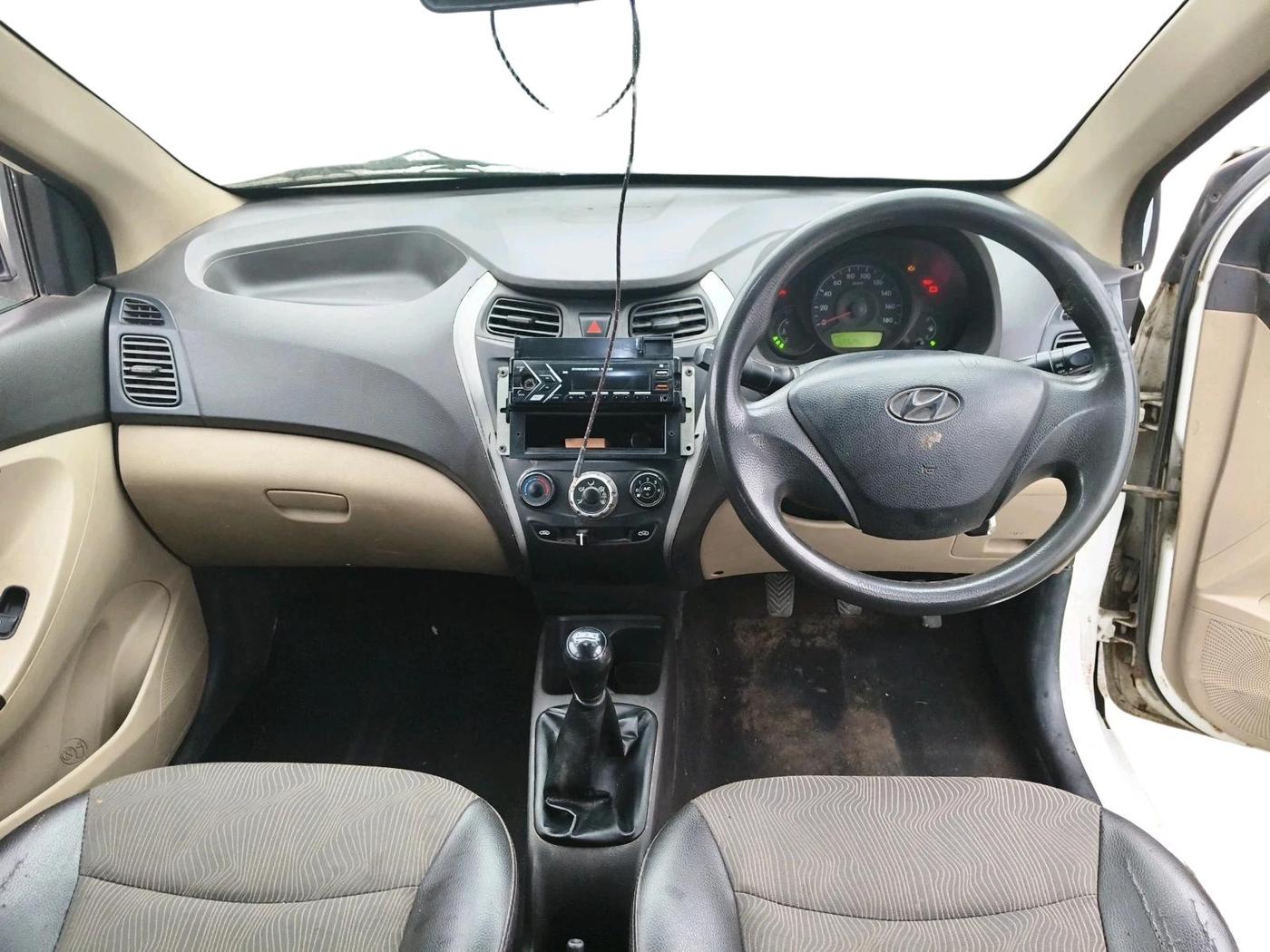 2013 Hyundai Eon ERA +, CNG, Manual, 1,55,525 km, interior