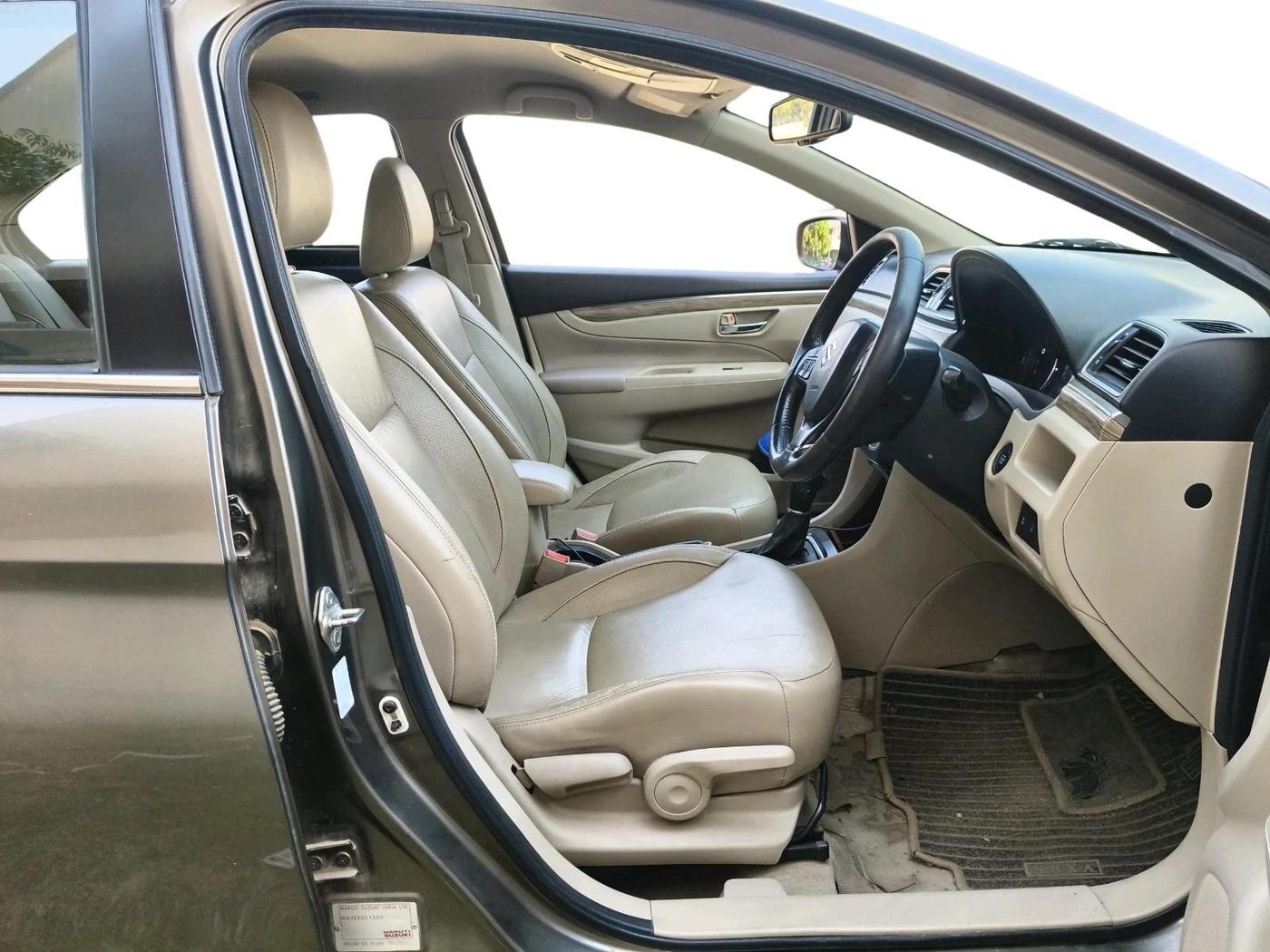 2018 Maruti Ciaz ALPHA  AT 1.5 SHVS PETROL, Petrol, Automatic, 1,58,494 km, interior